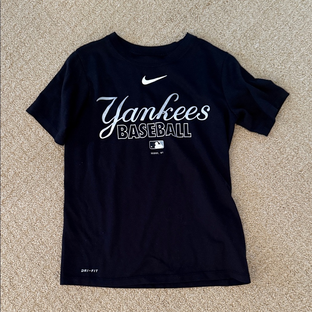 Nike Kids Yankees Black Baseball Tee